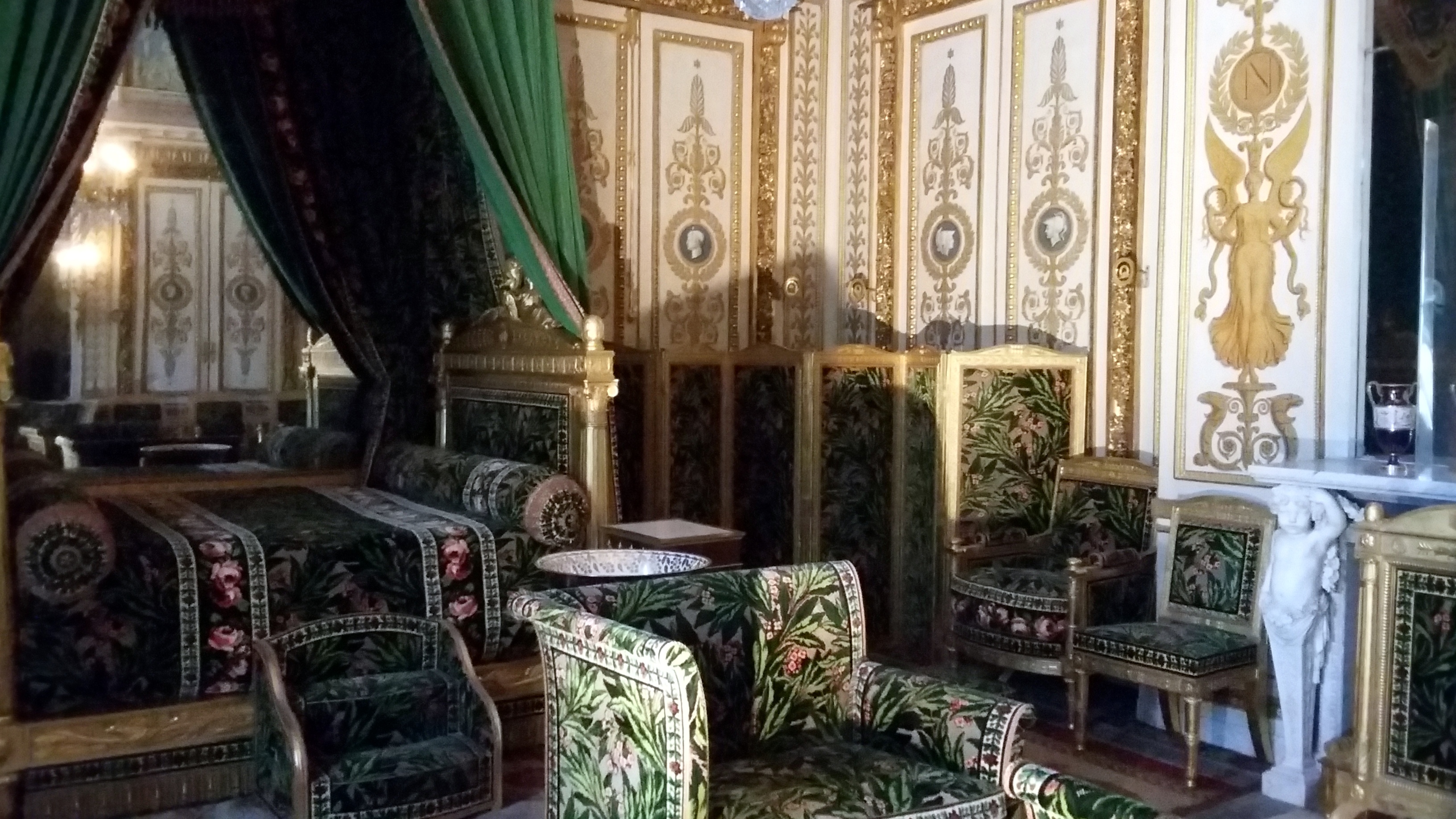 Napoleon's Throne Room, Palace of Fontainebleau (1137) *