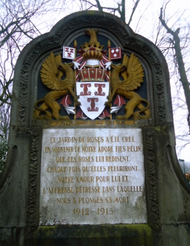 Kasteel de Haar- column in memory of Hélin (1888-1912), the eldest son of the Baron