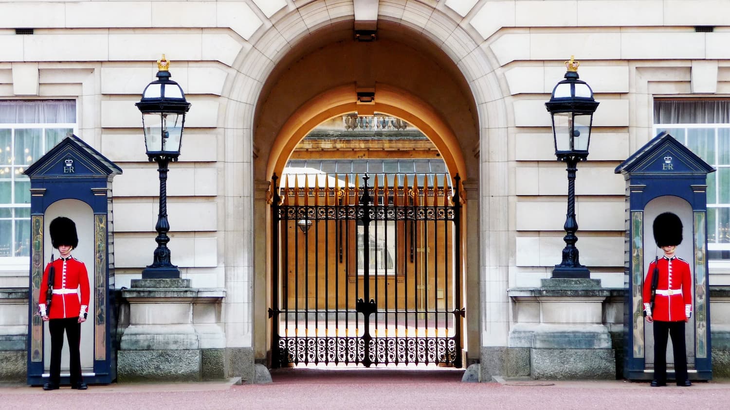 Discover the history and traditions of the Changing of the Guard at Buckingham Palace, a ceremony dating back to the 17th century, showcasing England's royal heritage.