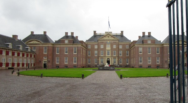 Come an visit the stunning former Royal Paleis Het Loo in Apeldoorn, the Netherlands. 