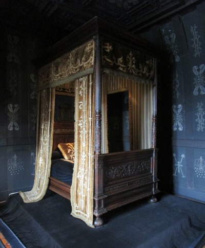 Chateau de Chenonceau, bedroom of Louise de Lorraine