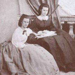 Duchess Elisabeth ( to the right) and her older sister Duchess Hélène. ( I can see why Franz Joseph preferred the younger sister!)