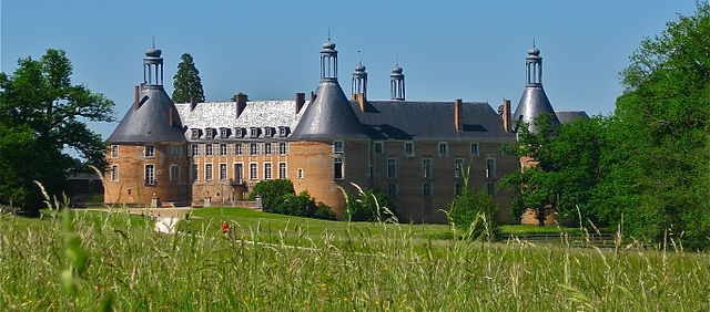 Saint Fargeau Castle by Laurent Pandini - wikimedia