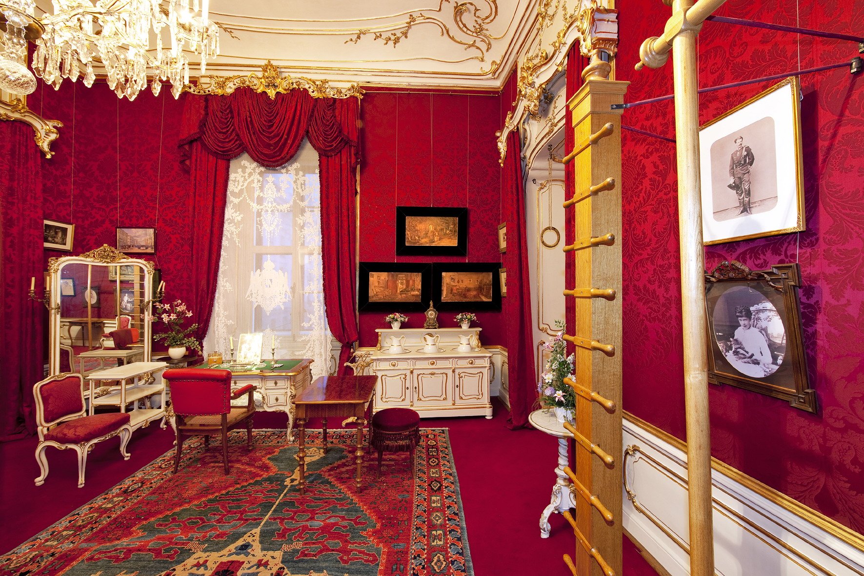 Hofburg Vienna, Empress Elisabeth’s dressing/exercise room (Vienna Hofburg, Imperial Apartments) © Schloß Schönbrunn Kultur- und Betriebsges.m.b.H. - Lois Lammerhuber