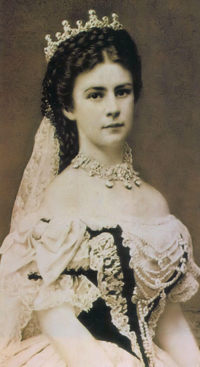 Sisi’s Hungarian coronation dress